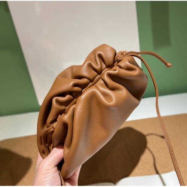 

designer herme luxurious bottess bags venetas pleated grab cloud new niche design versatile messenger leather soft women's have a logo