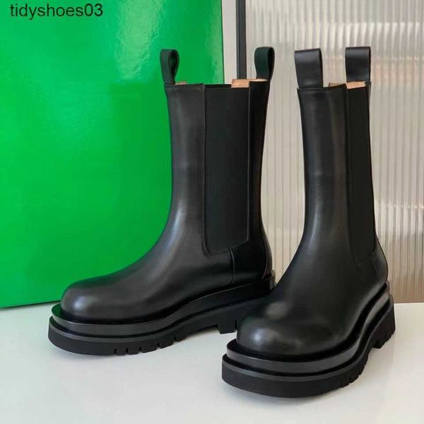 

designer boots 2022 new triangle v candy color mid barrel martin leather thick soled chelsea elastic short boots, Black