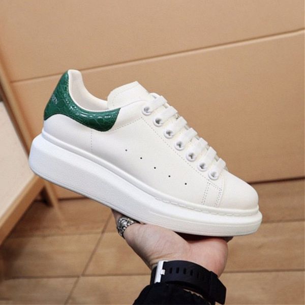 

couple sports shoes low casual small white shoes thick soled skateboard shoe