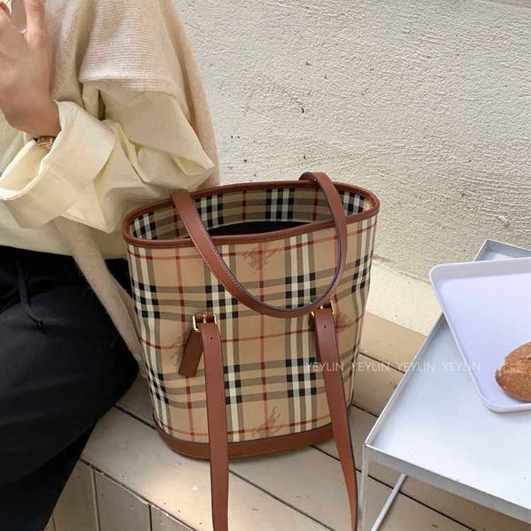 

burbrerys crossbody handbags bags burbrery onthego tote luxuries designers women bag purses totes designer woman handbag shoulder wallet par