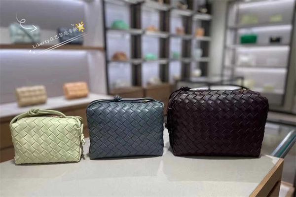 

classic fashion woven bottess bags venetas cross-country camera women's 22 new loop box mini square woven camera have logo