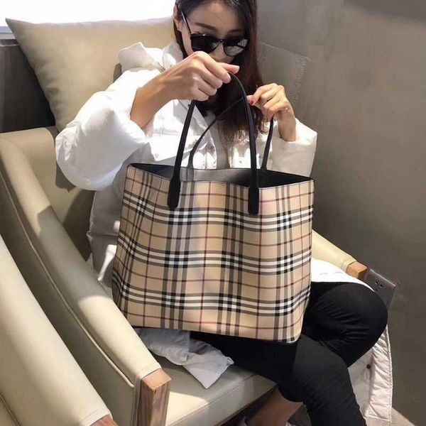 

burbrerys crossbody handbags bags burbrery onthego tote luxuries designers women bag purses totes designer woman handbag shoulder wallet par