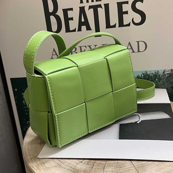 

luxurious designer bottess bags venetas minority design knitting mini women's 2022 spring new fashion high sense ins messenger sma have