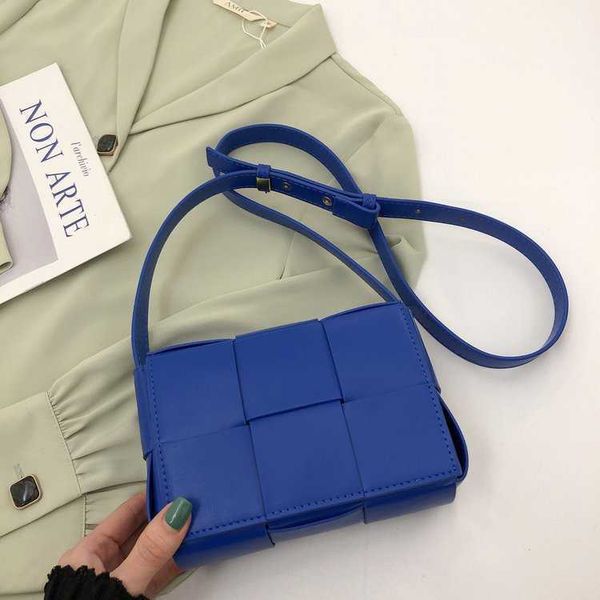 

luxurious designer bottess bags venetas new style shoulder in summer 2022 woven touching leather pu cross body portable magnetic b have a lo