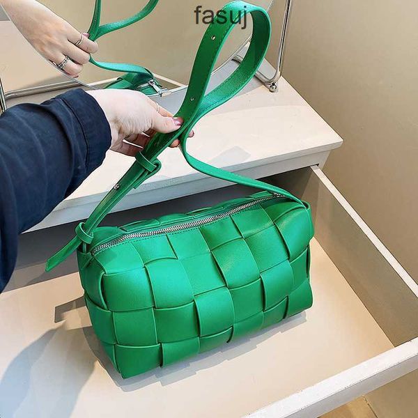 

luxurious designer bottess bags venetas foreign style personality women's 2022 new fashion woven pillow texture single shoulder messeng