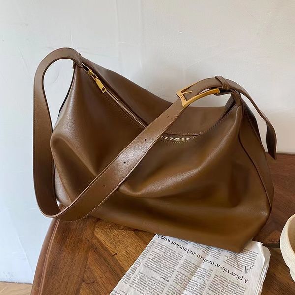 

2022 designer bag retro ins package trend fashion large-capacity oblique crossbag