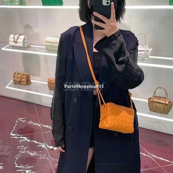 

classic fashion woven bottess bags venetas cross-country camera loop mini box woven camera diagonal span small square female have logo