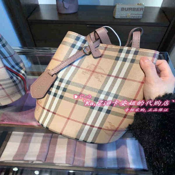 

burbrerys crossbody handbags bags burbrery onthego tote luxuries designers women bag purses totes designer woman handbag shoulder wallet par