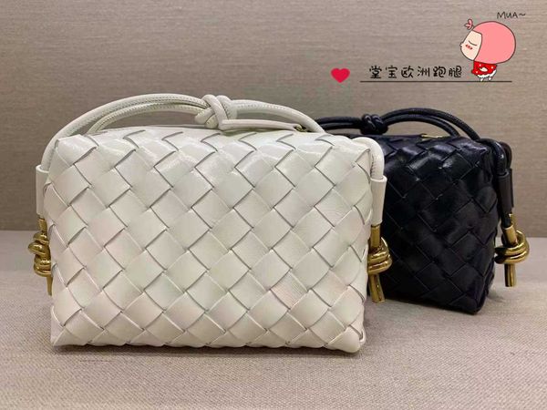 

classic fashion woven bottess bags venetas cross-country camera 22 new mini loop camera woven metal bu le one shoulder oblique span box have