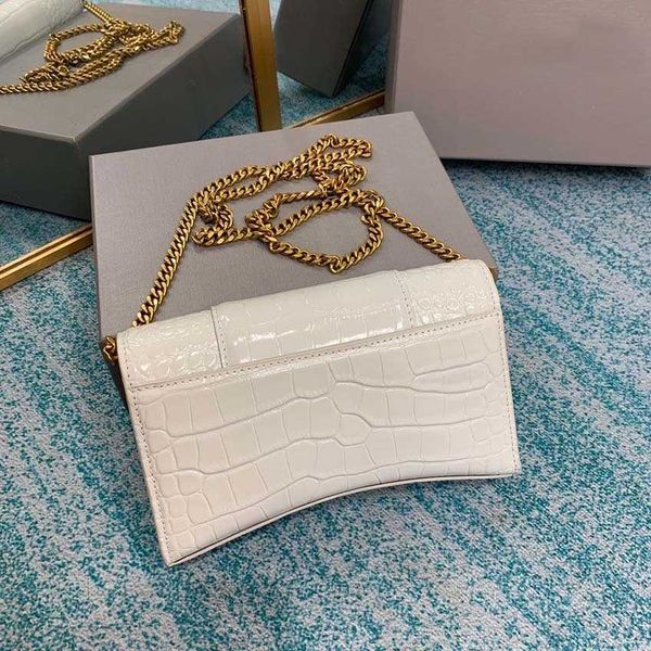 

2023 fashion minimalist crossbody bag luxury trend leather designer bag leather handbag metal chain handbag crossbody bag hourglass