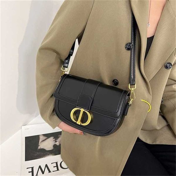 

50% off 2023 designer bag trendy foreign style small women's spring solid color armpit versatile messenger