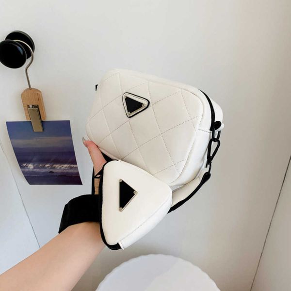 

factory wholesale new 2023 camera new niche design women's one shoulder cross body small square