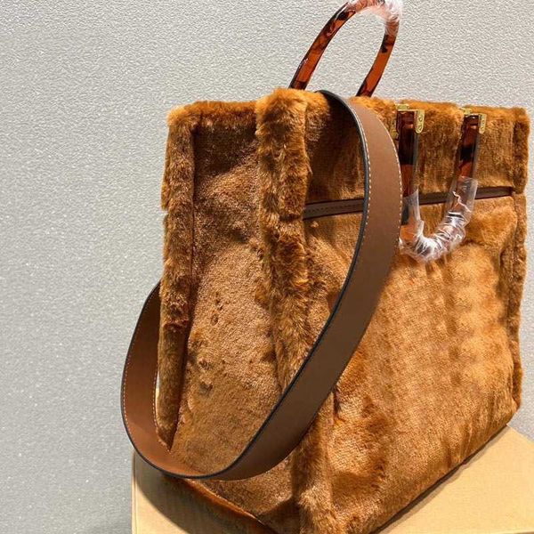 

totes the tote bag women luxurys handbag winter lamb wool plush large capacity package shopping shoulder bags classic letter travel handbags