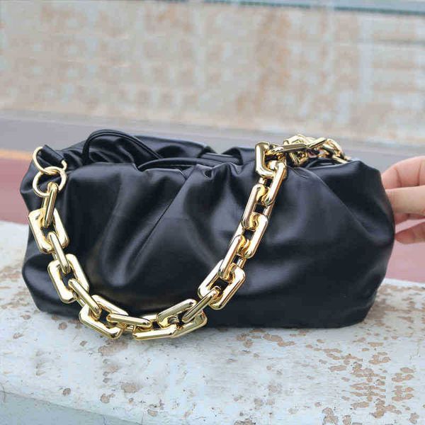 

venetas designer handbags bottegas cloud fashion underarm chain women shoulder bag q1221 have a logo