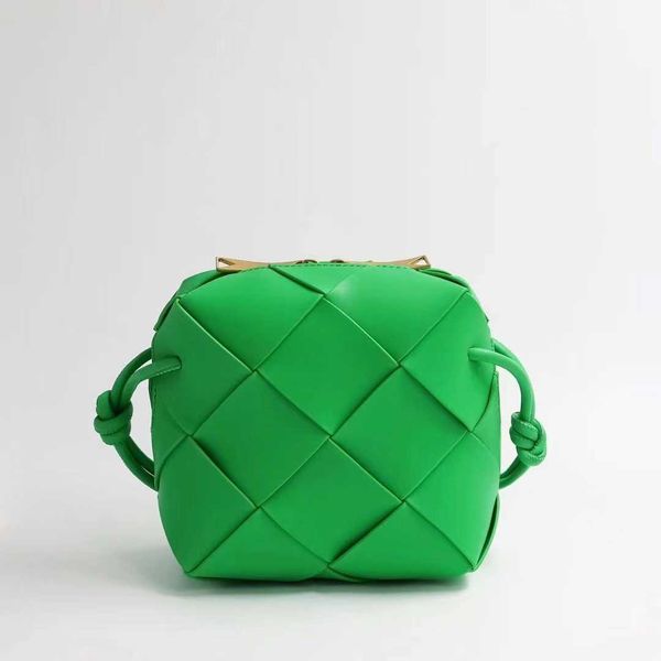 

classic fashion woven bottess bags venetas cross-country camera women's autumn winter 2022 new high-grade leather lattice small square