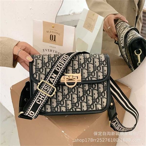 

10% off 2023 designer bag summer korean letter printed women's foreign style armpit single oblique span small square