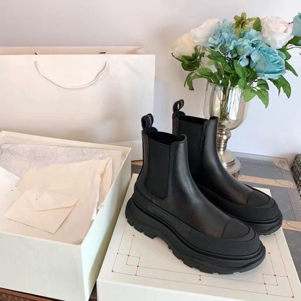 

2022 women boots bee classic leather designer thick-soled desert martin white star trail short shoe size 35-40 mkjkkk0000005, Black