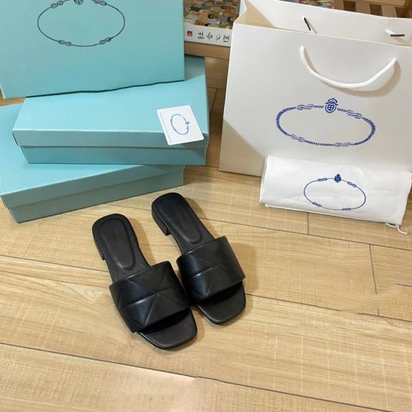 

new fashion slippers luxury designer sandals leather rubber beach shoes flat letters candy herringbone slippers thick soles one letter anti-, Black