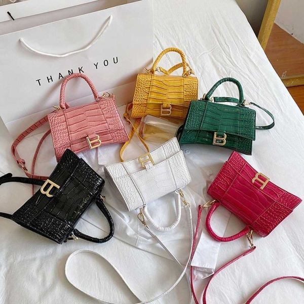 

factory wholesale new 2023 spring new shoulder crocodile hand stone messenger women's