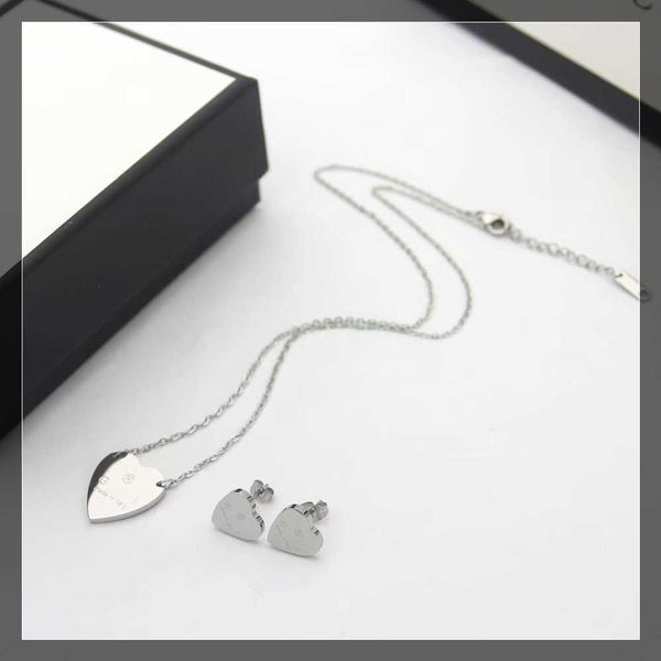 

europe america fashion jewelry sets lady women titanium steel engraved g initials heart pendant necklace bracelet sets 3 color, Silver