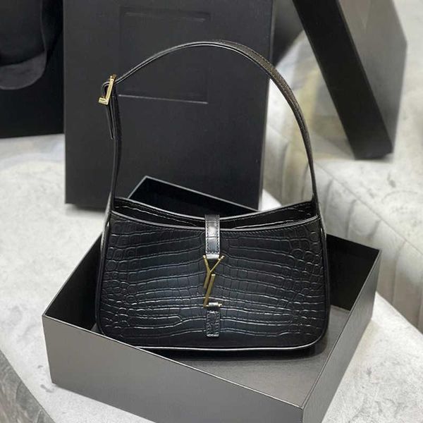 

evening bagsquality armpit bags classic leather designer handbags for ladies shoulder bags baguette multi-color fashion wholesale