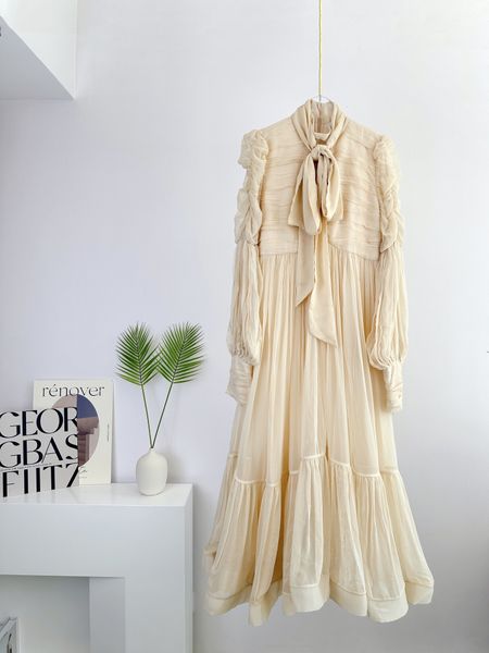 

casual dresses 2022 australian designer is a mid length skirt with new pleats in autumn and winter, Black;gray