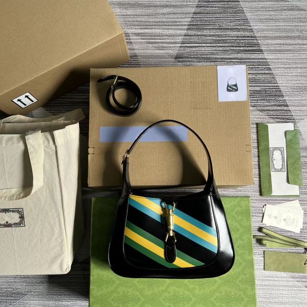 

ladies bag fashion leisure simple and beautiful full leather underarm bag