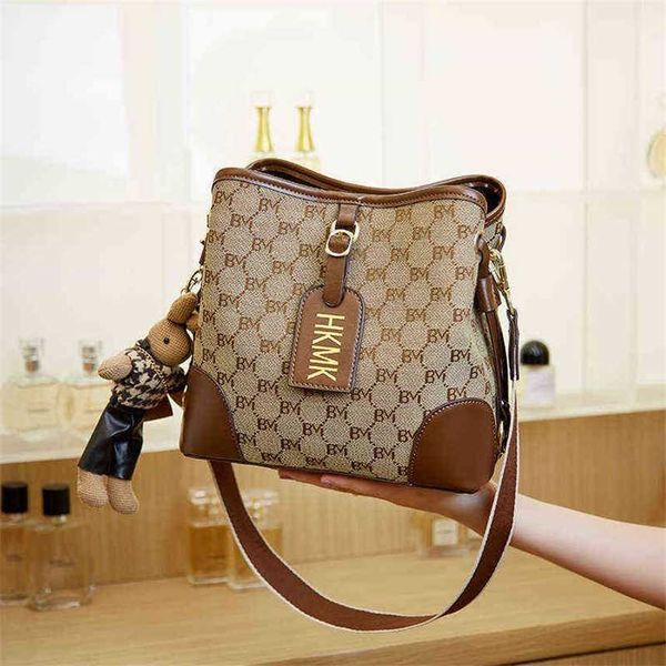 

handbag women's 2022 summer new bucket versatile shoulder bag style messenger purses