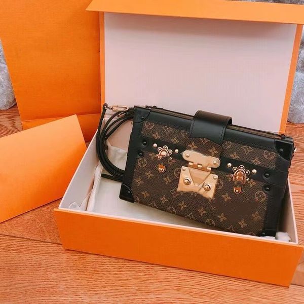

2022 new single shoulder messenger bag star same european and n female designers fashion all-in-one mini bag