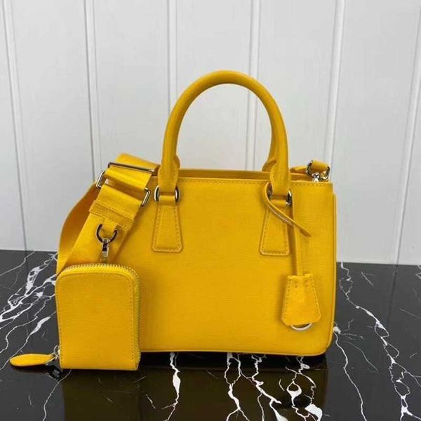 

2020 brand new women's bag fashion designer shoulder bag genuine leather with webbing straps and mini purse