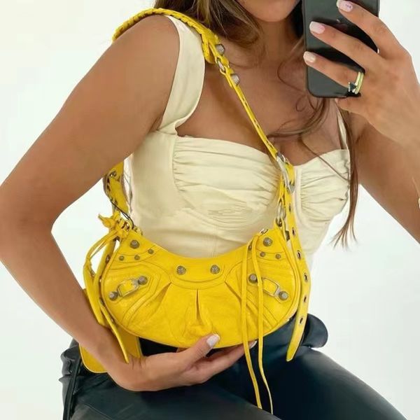 

designer bag luxurys designer half moon totes women motorcycle bag classic crocodile embossed handbags le cagole crossbody handbag pochette