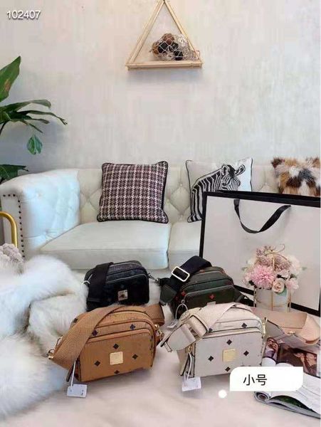 

new designer design women's camera bag classic series letter combination printing single shoulder can be slanted across the box