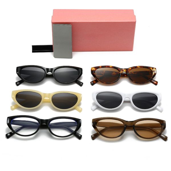 

Designer Cat-Eyed Fashion Sunglasses Classic Letter Design Oval Luxury Sunglasses Beach Sunglasses Elegant Sunglasses for Daily Wear