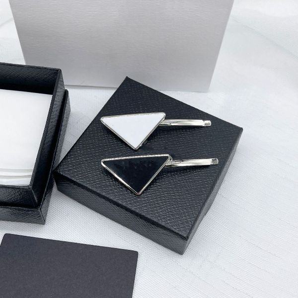 

New Arrival Triangel Hair Clip with Stamp 3 Colors Women Letter Triangle Barrettes Fashion Hair Accessories for Gift