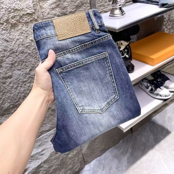 2025 New Design Mens Casual Luxury Denim Pants with Embroidered Logo