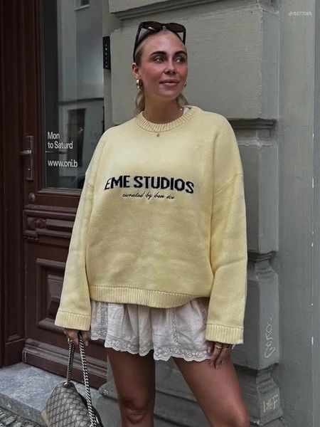 

Women' Sweaters Butter Yellow Letter Knitted Sweater Casual Round Neck Pleated Short Pullover 2025 Female Daily Street Autumn, White 02
