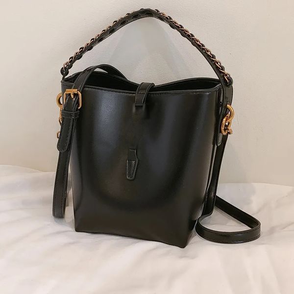 

Designer Tote/Shoulder/Bucket Crossbody Bag - Luxury Vintage Classic, Minimalist Style, Shows Temperament, Large Size - Ideal for Women Daily Use/Outings, Y1