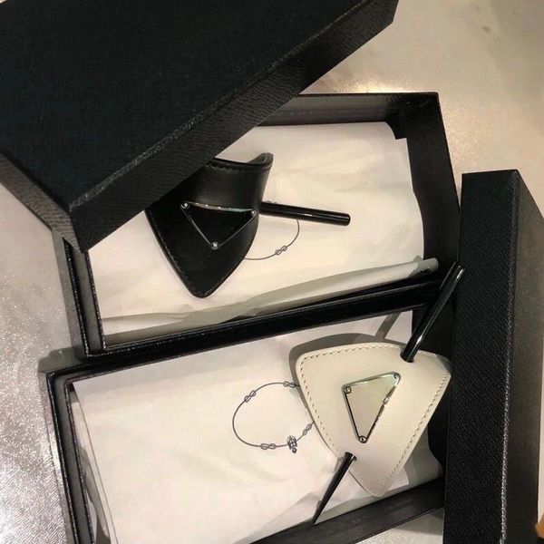 

Designer Triangular Emblem Hairpin Accessory for Women Chinese-style Hair Accessory High-quality Brand Hair-styling Tools Brand Jewelry Hair Accessories