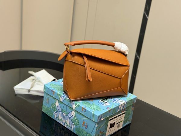 CW0073-The cowhide quality geometric puzzle bag is really not to be missed.