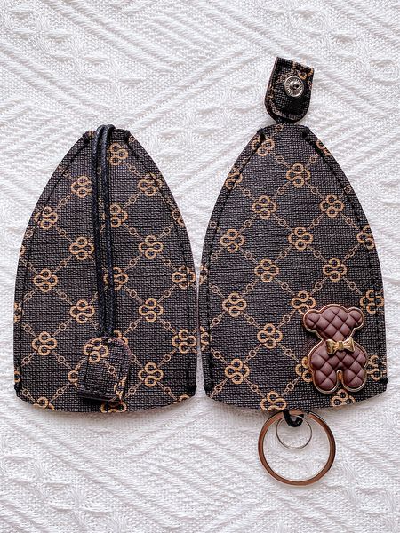 Chain Designer Key Keychain Bag Leather Cartoon Car Key RPhone Case Keyholder Pendant Jewellery Accessories Gift 250818 W260609