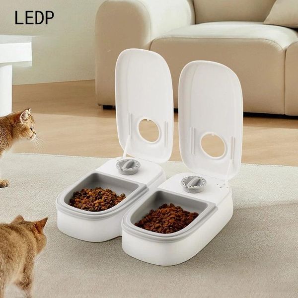 161812 Built in ultrasonic deworming module to drive away mosquitoes and insects around during meals, creating a disturbance free eating space for cats.