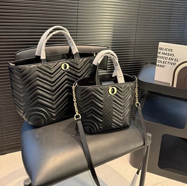 

Designer bags tote bags luxury bags high-quality handbag shoulder bags underarm bags crossbody bags shopping bags large capacity fashionable commuting practical., Red