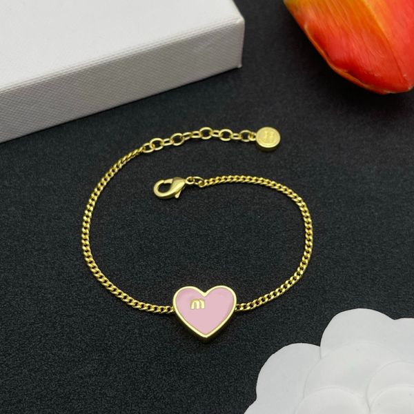 

Designer Heart Pendant Bracelet Enamel Heart Pattern Jewelry Set Letter M Necklace Earrings and Bracelet Simple Everyday Accessories Holiday Gifts
