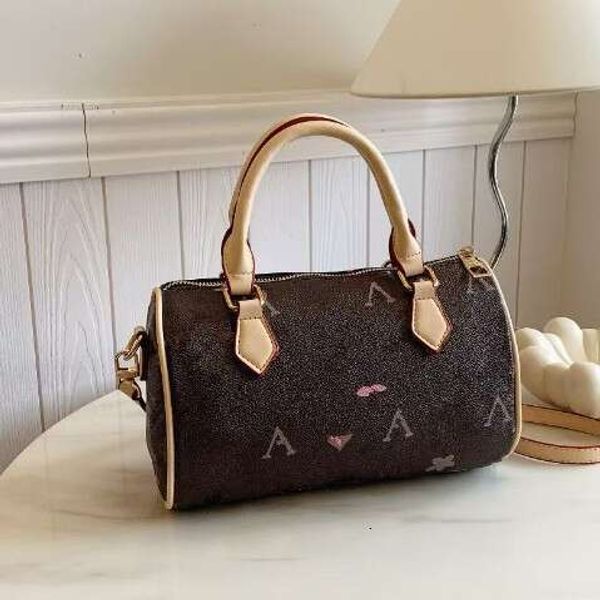 

f 2025 bag designer free shipping light highquality fashionable simple shoulder bags new outdoor versatile womens crossbody bag, Black handbag