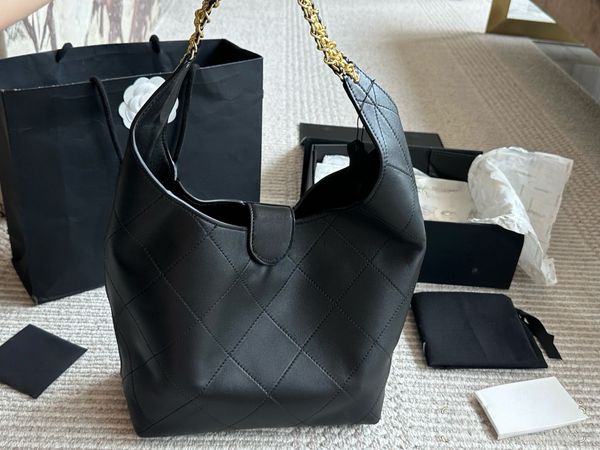 CW0096-The new 25hobo series bucket bag is very nice, and the shoulder strap is very stylish.