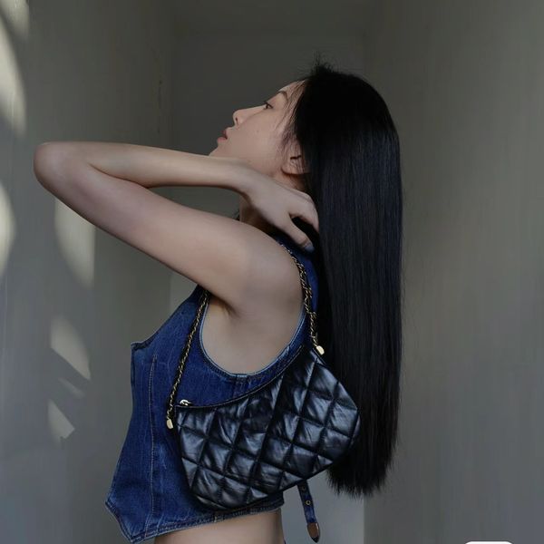 

Designer Women Lady Armpit Bag Grid Pattern C Cosmetic Brush Bucket Beauty Lipstick Makeup Organizer Box Phone Storage Case, Black