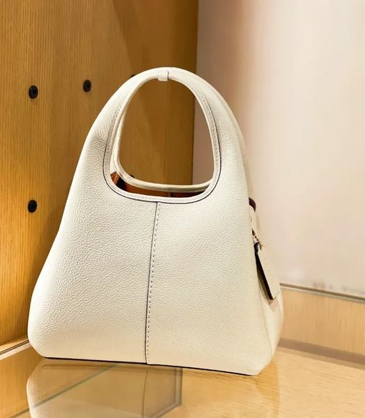 

Designer Lana 23 Handbag Shoulder Bucket Messenger Bag Crossbody Handbags Large Capacity Shopping Tote Leather, Green