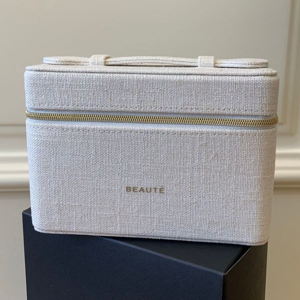 

2025 Designer Women Lady Pattern C Classic Cosmetic Beaute Makeup Organizer Jewelry Storage Case VIP Gift Box, Beige