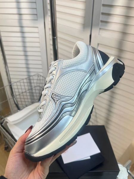 2025 Sneakers shoes Canvas sequin Shoes Flat sneakers Designer leather women's shoes Spring and Summer 35-42 men 39-45 with box and dust bag
