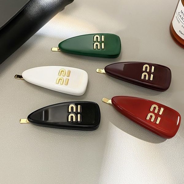 

Candy Colored Womens Hair Clips Young Style Patent Leather Hair Clip Designer Brand Hair Jewelry Gift Barrettes